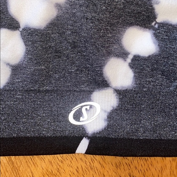 🎾 2/ $30 Sports Bra - Picture 3 of 4